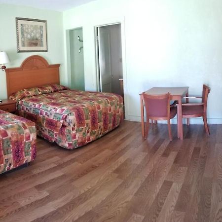 Budget Inn Magnolia エクステリア 写真
